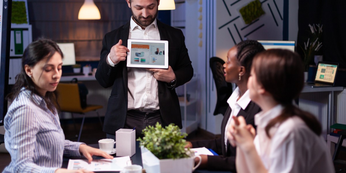 Choosing the Right Digital Marketing Firm: A Complete Guide for Businesses